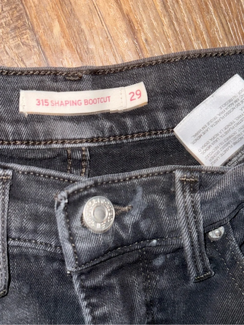 levi’s sz 29 bootcut good condition see photos